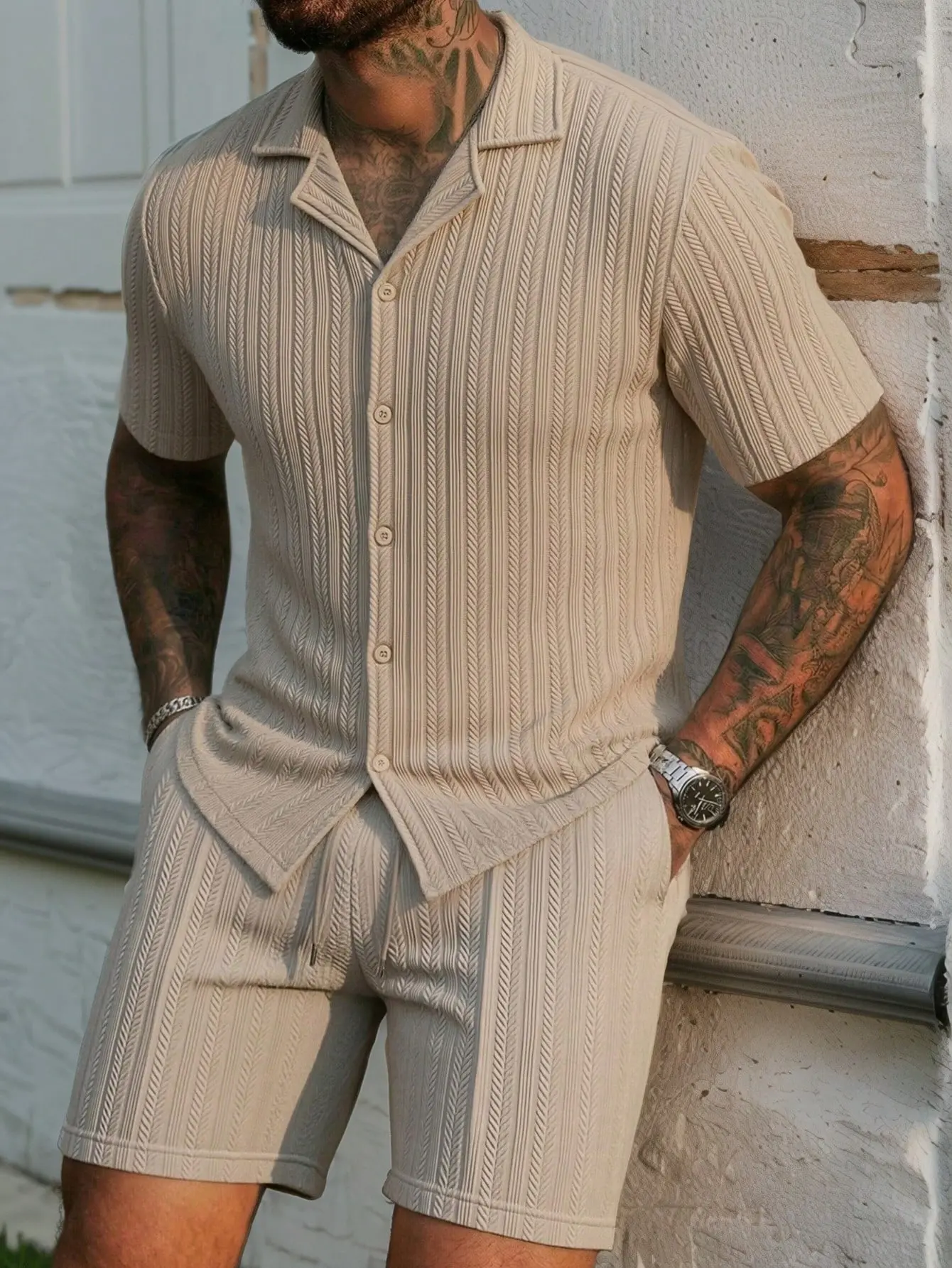 Men’s solid-color polo shirt and drawstring-waist shorts set, a comfortable, breathable two-piece casual outfit for everyday outdoor wear—summer menswear.
