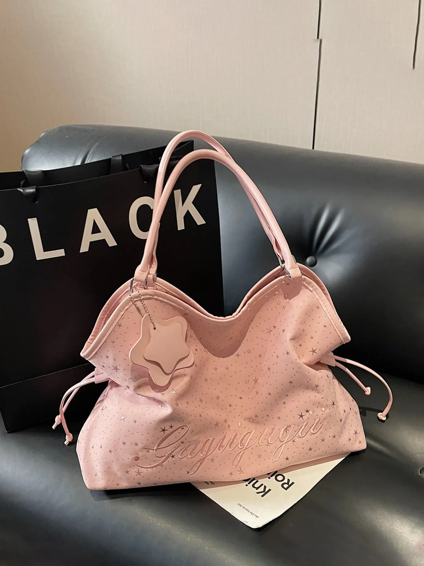 Women's Fashion Minimalist Casual Solid-Color Shoulder Bag Elegant Commuter Bag Large Capacity with Exquisite Pendant Perfect for Daily Commuting, Shopping, or Gifting Versatile Essential Shoulder Bag for Women Casual Crossbody Bag
