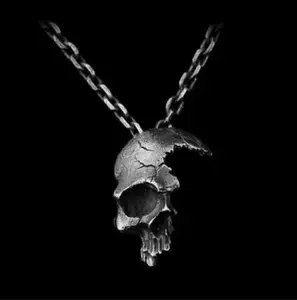 Retro Half Skull Gothic Punk Necklace Metal Skull Pendant Steampunk Jewelry