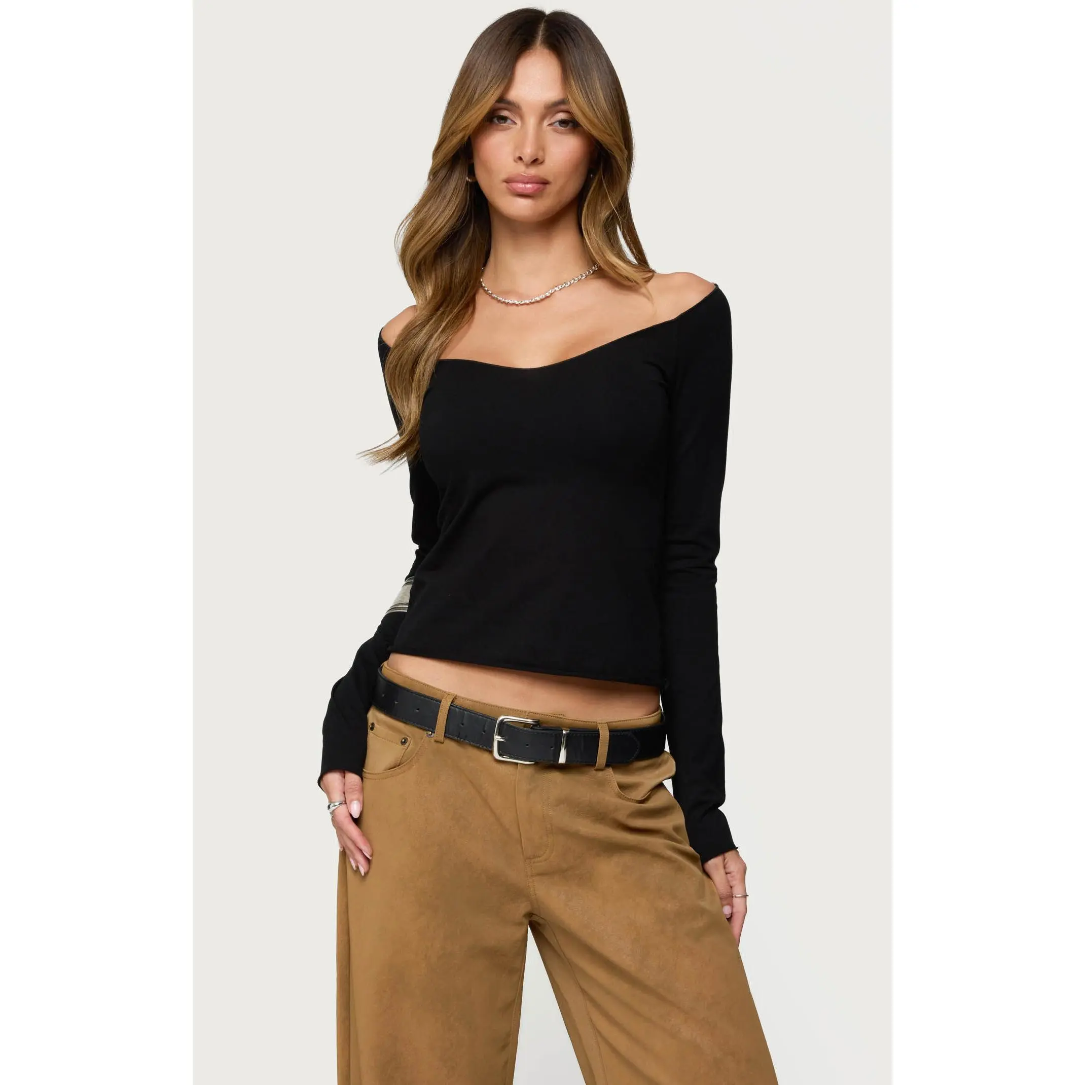 Edikted Women's Nattie Off Shoulder V Neck Top