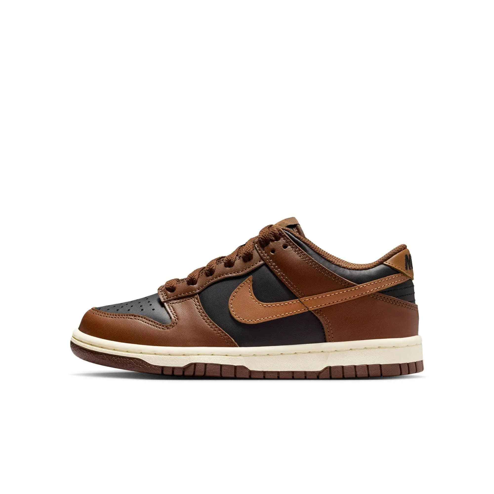 NIKE Dunk Low Heritage Big Kids' Leather Sport Shoes in Black and Tan with a Classic Cupsole and Durable Rubber Outsole, Trainer Shoes