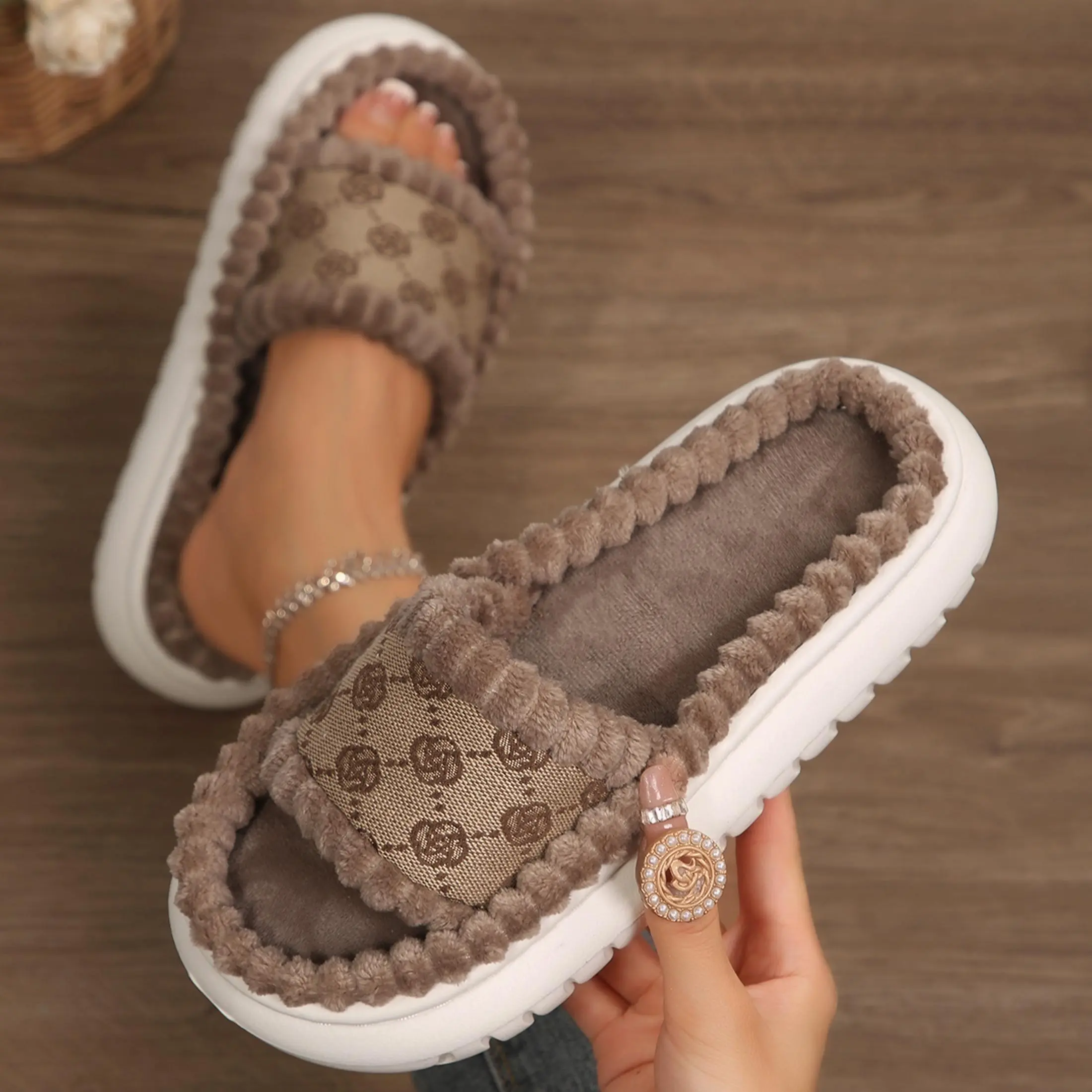 Women Retro Printed Fluffy Platform Slide Slippers Open Toe Fuzzy Lined Indoor Outdoor House Slides