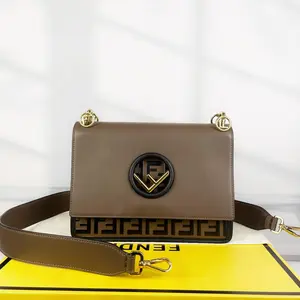 Pre-owned FENDI Leather Shoulder Bags 4.13'' R3449 Shoulder Bag C9203410381 0318 T1 Chloe