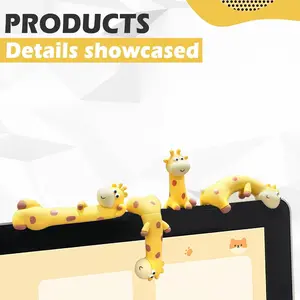 4 Pcs Mini Resin Giraffe Figurines, Cute 3D Craft Figurine Computer Decors, Small Animal Ornaments for Office and Home