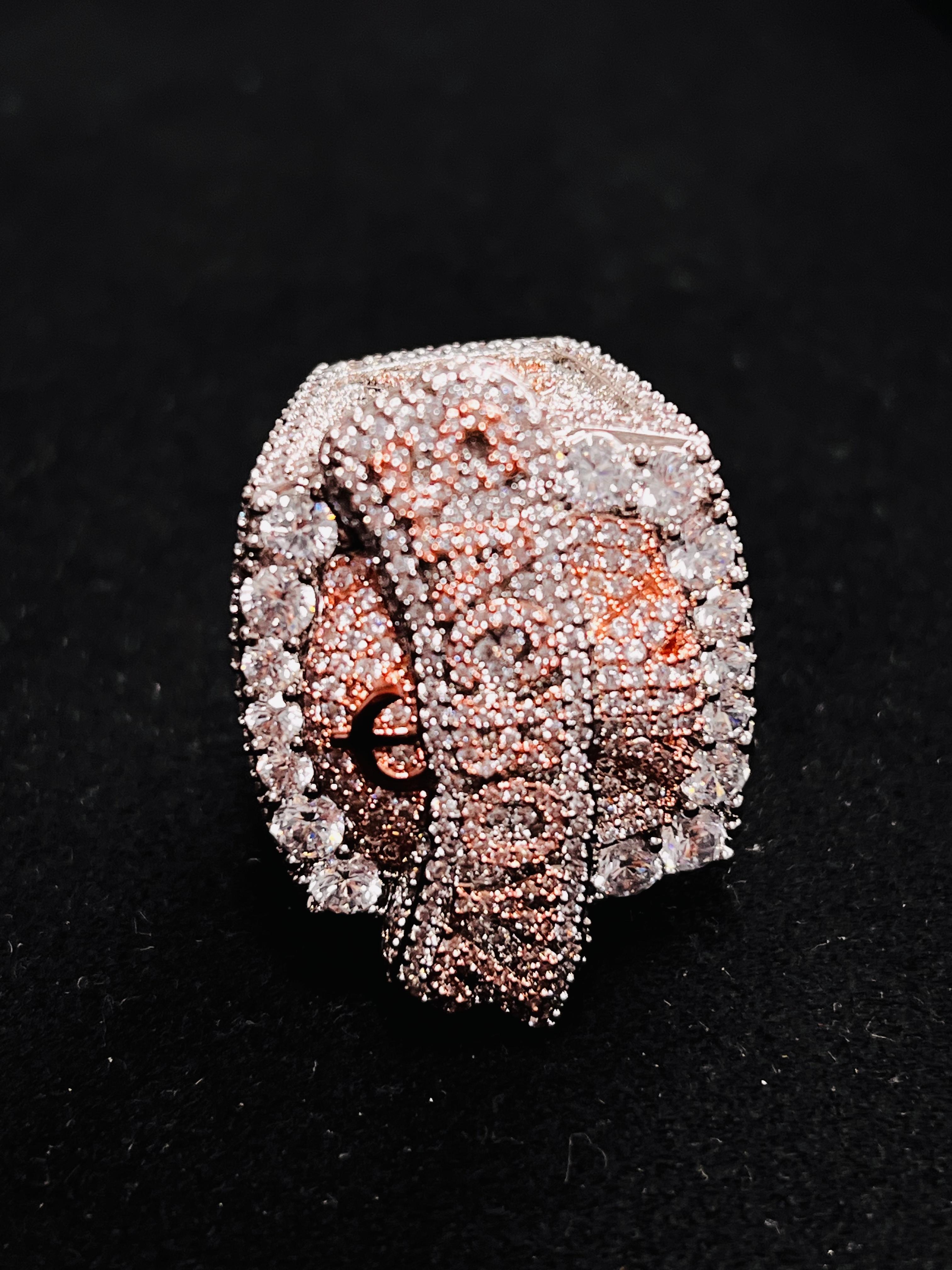 Luxury chilled personalized hip-hop boutique jewelry men's chilled champion ring genuine VVS silicon diamond ice-feel luxury style ring men's high-end ring, Mother's Day and Father's Day gift, large party wearing accessory