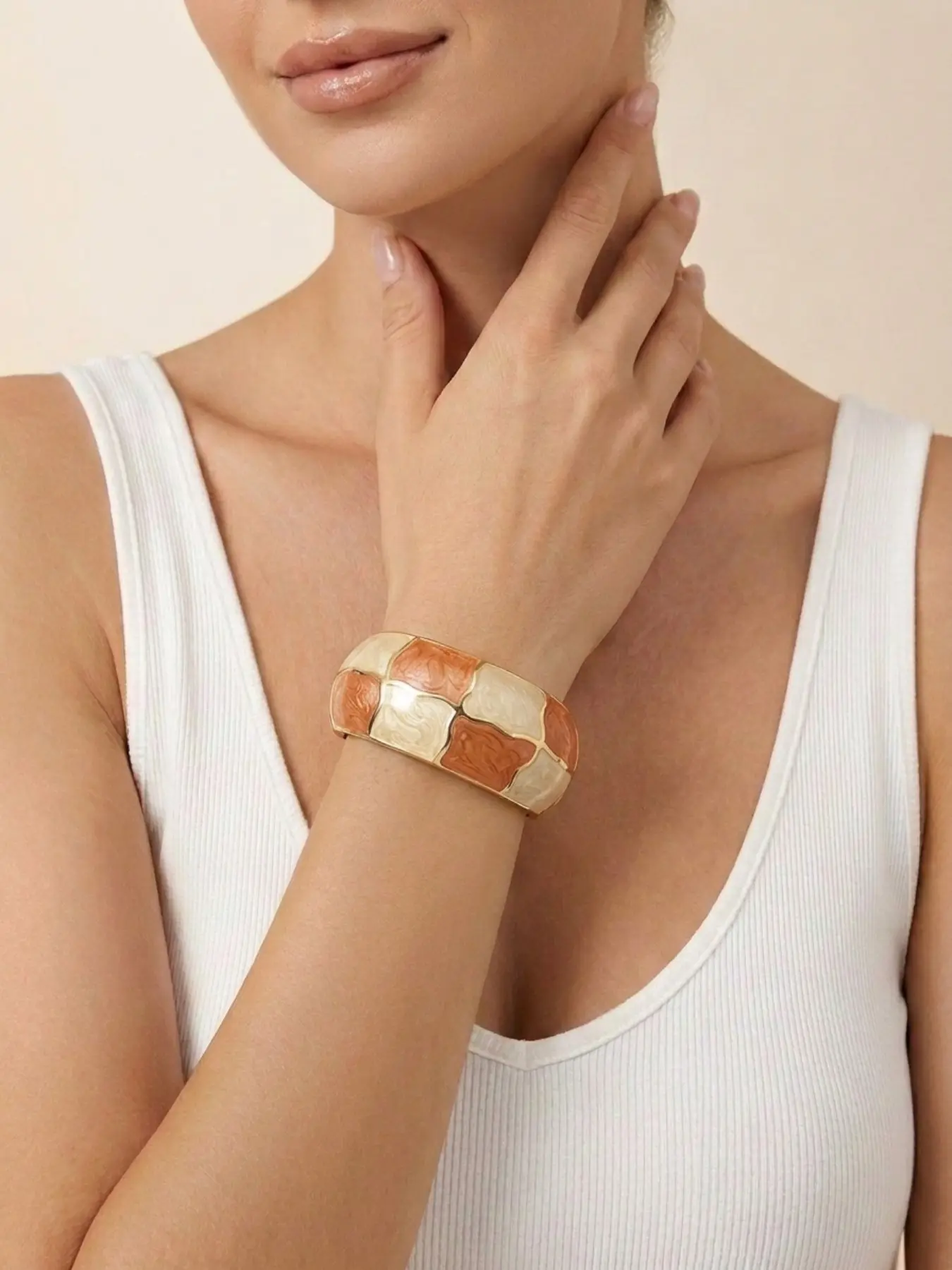 French Chic Vintage Style Bangle, Luxurious Handmade Bracelet, Classic Wrist Accessory, Unique Oil Drop Design, Perfect for Holidays & Special Occasions
