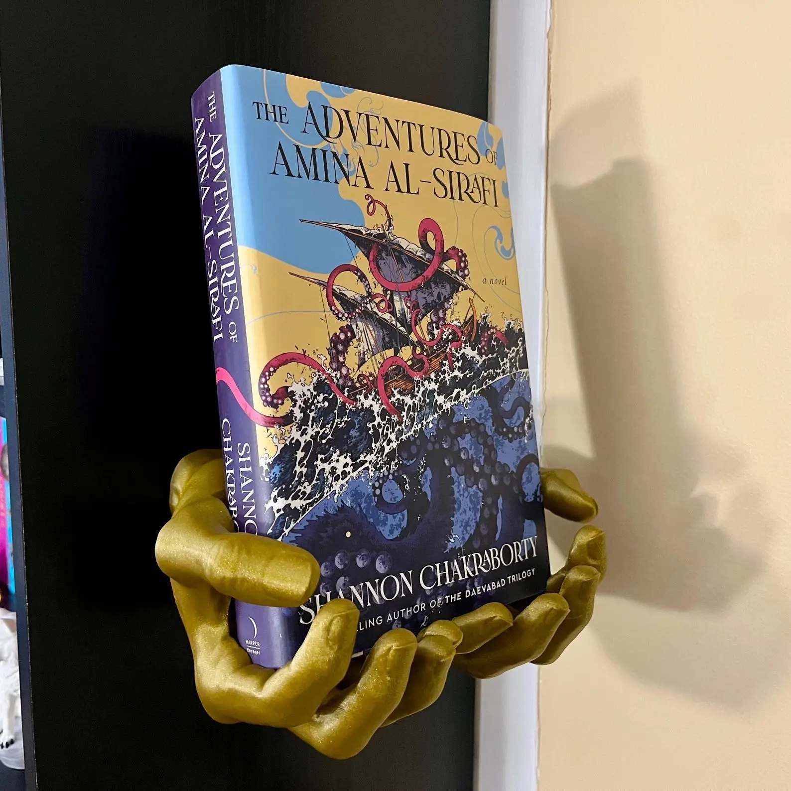 Cupped Hands Book Wall-Mounted Stand - Forward Facing Book Display - 3D Printed Bookish Decor