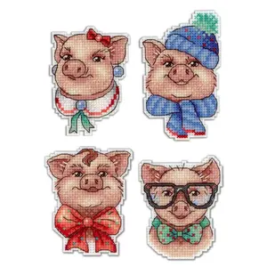 Cute Piggies P-279 / SR-279 Plastic Canvas Counted Cross Stitch Kit