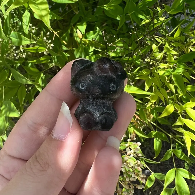 Garnet hello kitty crystal carving