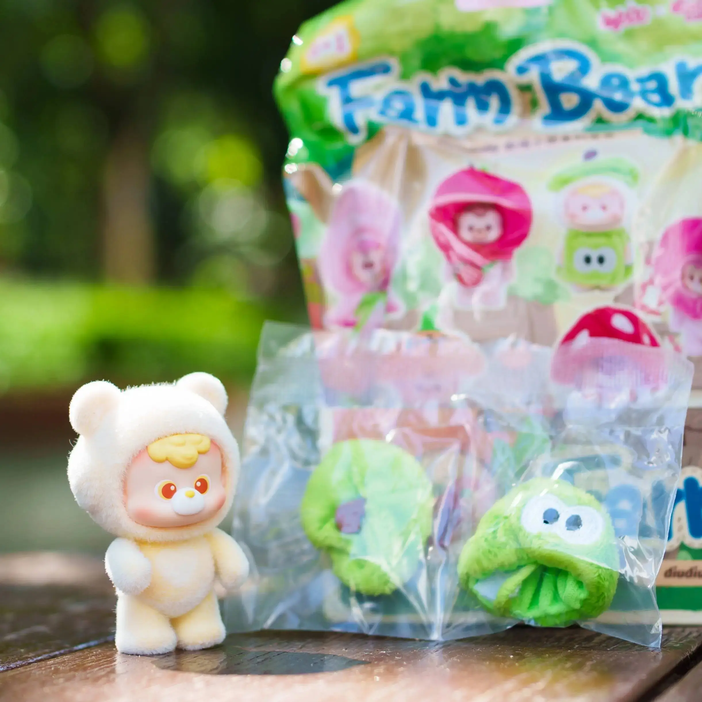 Diudiu Bear V4 Collectible Figure - Cute Kawaii Poseable Collectible, Sealed New Outfits Toy for Figure Collection, Cute Kawaii Figure