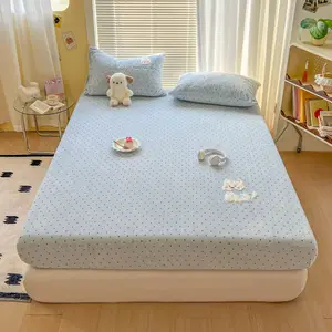 3pcs Cute Polka Dot Milk Velvet Bed Sheet Set, Winter Warm Single Double Queen Fitted Sheets 2Pillowcases, Soft Comfortable Bedding for Girls' Dormitory Bedroom, Bedding Accessories