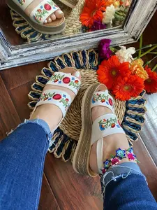 Mexican handmade huaraches for her, fiesta theme huaraches - Cute summer sandals Gift ideas