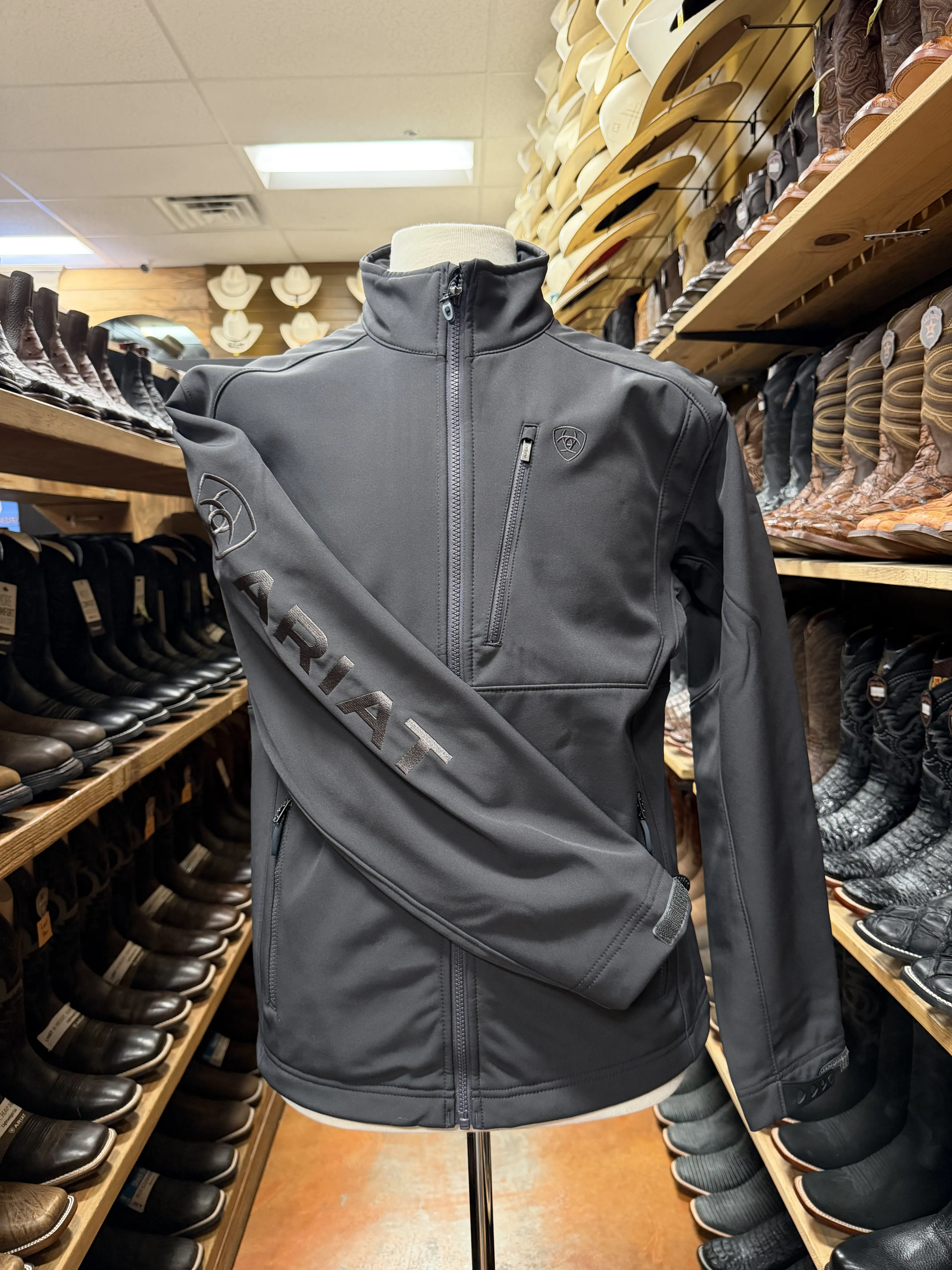 ARIAT – MEN’S Logo 2.0 Softshell Jacket -- PHANTOM