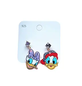 Disney Donald Duck and Daisy Earrings Pair - Iconic Characters in Stylish Design for Casual Wear or Special Events - Perfect Gift for Disney Fans
