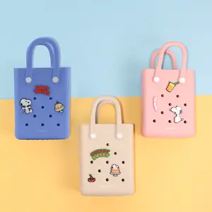 [New Year's gift] MINISO Snoopy Series Small Perforated Handbag, Mesh Handbag, Summer Shoulder Bag for Women, Large Capacity Bath Bag, Drainage Storage Mini Bag