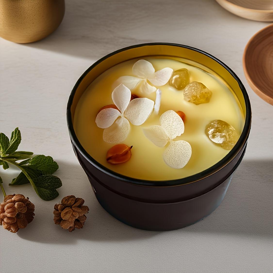 Crystal Petal Soy Wax Scented Candle Single Jar Fragrance Candle Embellished with crystals and petals, suitable for home decoration, a gift scented candle, ideal for lovers, friends, and various holidays decor