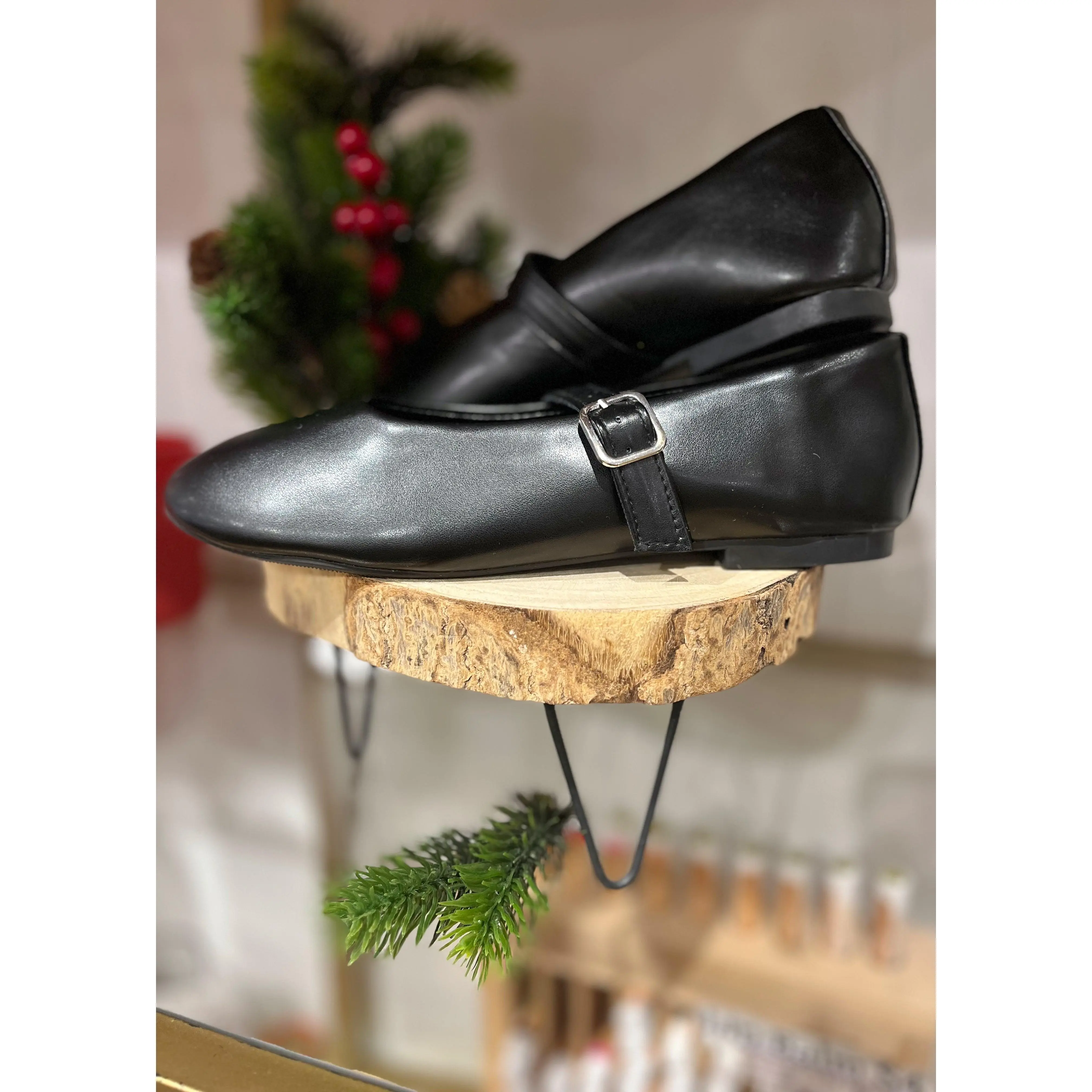 CLEARANCE Cardee Round Toe Mary Jane Flats