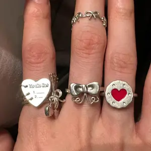 Women's Korean Minimalist Cold-Tone Vintage Metal Heart Butterfly Stackable Ring Set - Adjustable Multi-Layer Y2K Statement Costume Jewelry for Daily Wear