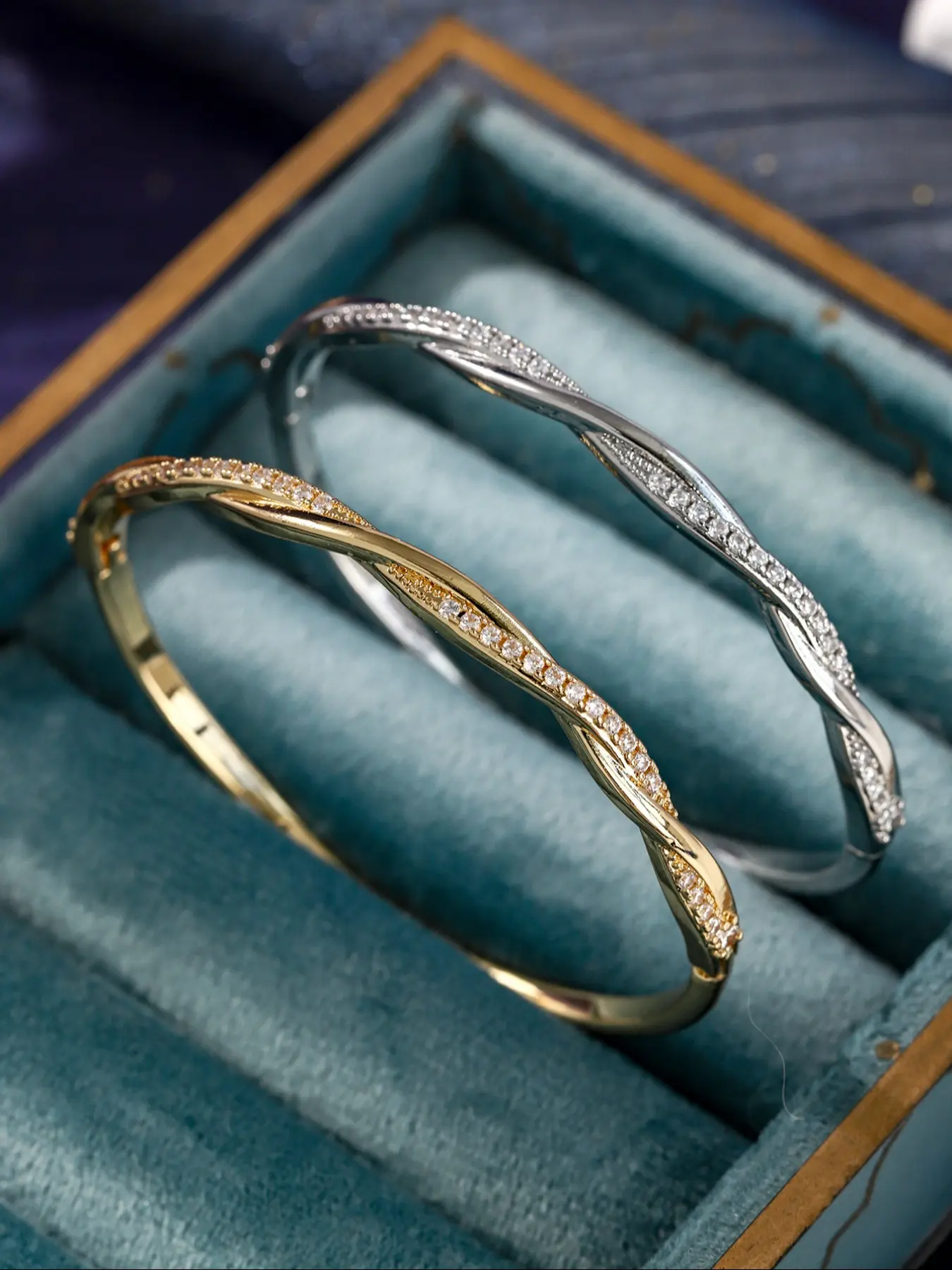 Women's Elegant Twisted Copper Bracelet, Perfect Gift Choice, Fashionable Daily Accessory, All-Season Wear, Stylish Design