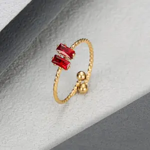 Fashionable and Luxurious Temperament, Threaded Inlaid Synthetic Zircon Women's Adjustable Stainless Steel Ring, Suitable for Giving Perfect Holiday Gifts To Family, Friends, and Couples, Suitable for Christmas and Valentine's Day Jewelry