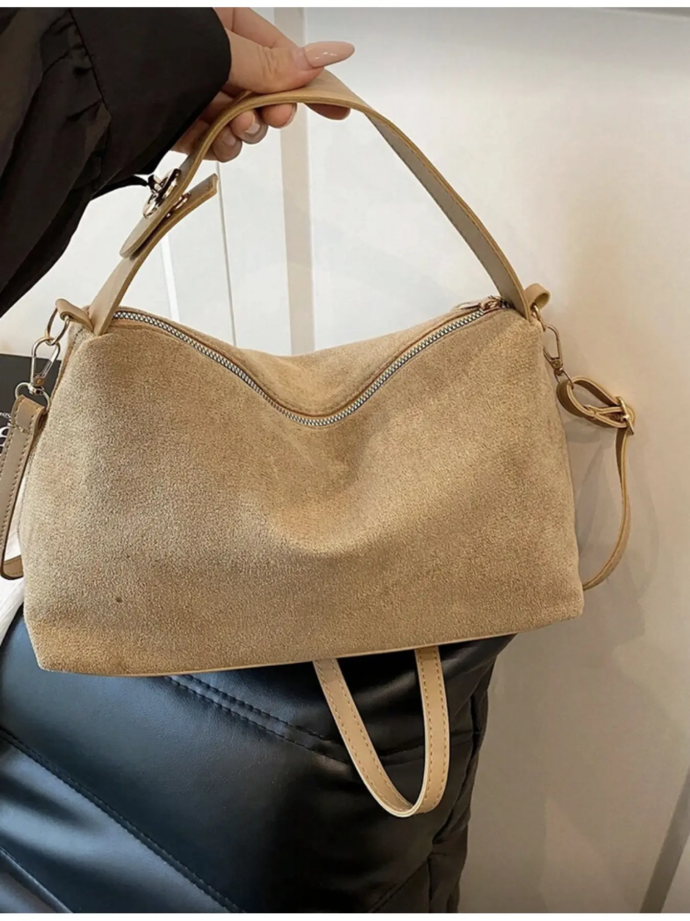 Women's Khaki Faux Suede Smooth Zipper Metal Lock Handbag Fashionable Handbag Fashion Versatile Casual Shoulder Purse Trendy Purses Solid Color Autumn Winter New Trendy Unique Top Handle Bag for Daily Use