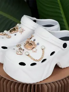 2026 New Fashion Crown Bear Heeled Women's Holey Shoes 8809, Rhinestone Design, Eva Upper and Sole, Less Than Ankle Height, Solid Pattern