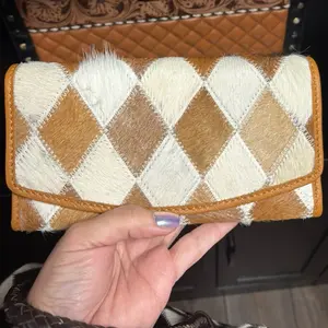 beige/white diamond cowhide patchwork wallet