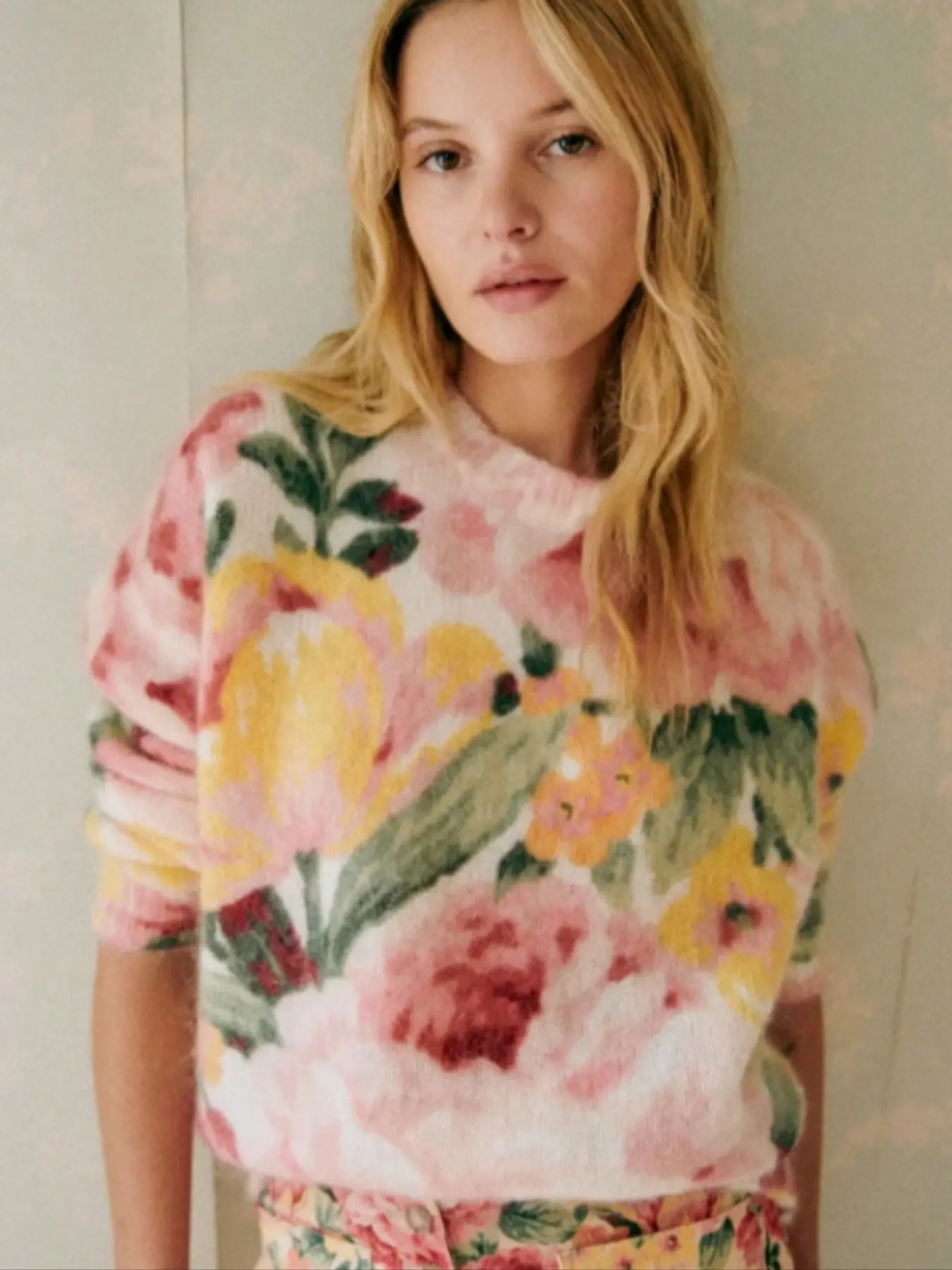 Women's Elegant White & Pink Sweater, Winter Warm Floral Print Knit Pullover, Soft Long Sleeve Top