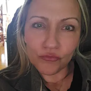 Product Review of Blurfiller Blurring Lip Contour, Buildable Formula, Line, Define, Contour, L'Oreal Paris from A**a D**5