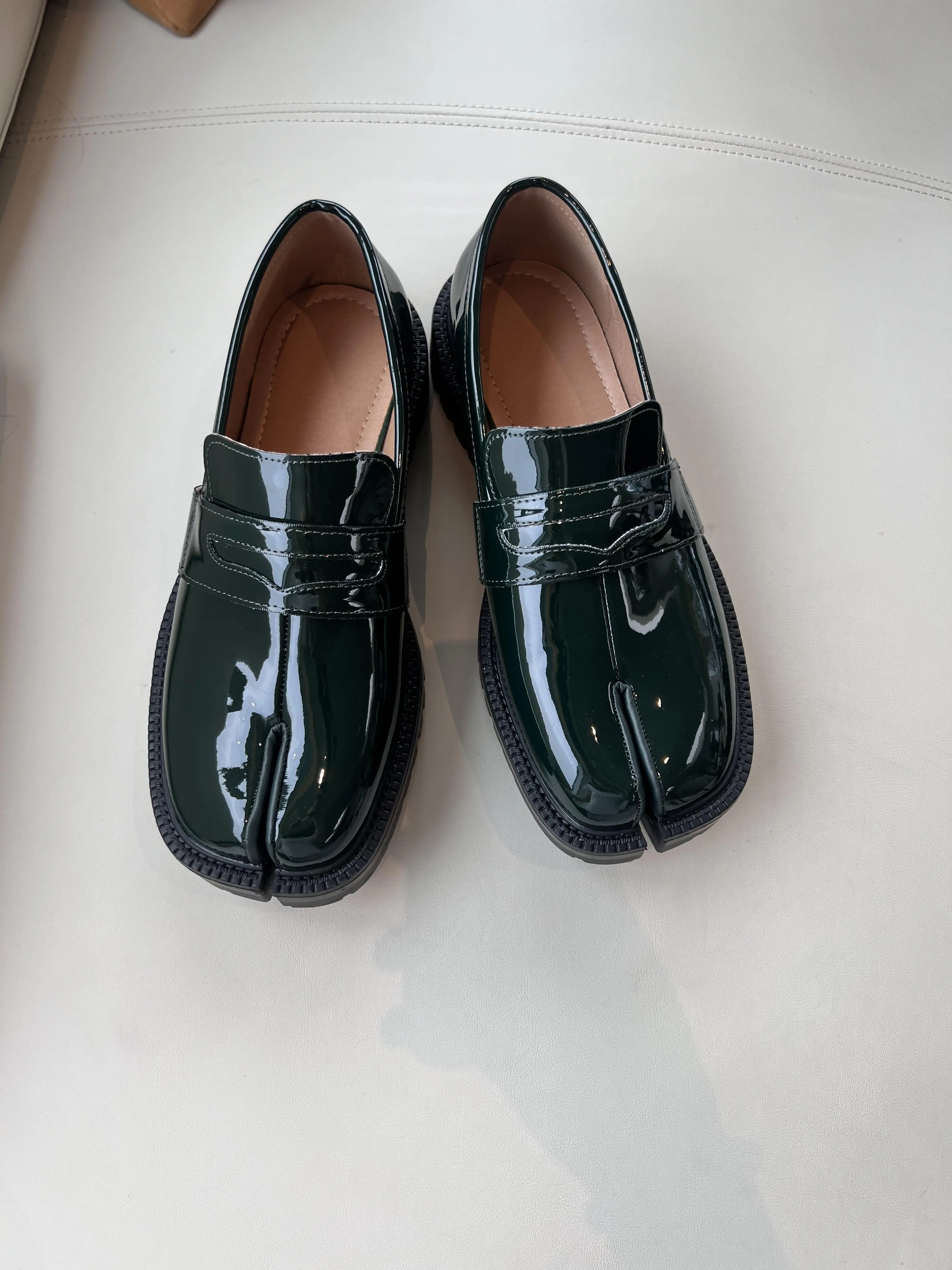 Men's Casual PU Flats, British-Style Slip-On Dress Shoes with Horseshoe Accent, Thick Sole & Cushioned Comfort