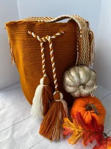 Mochila con cinturon macrame