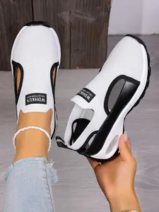Women's Fashion Student Outdoor Sports Fabric Beach Sandals, Toe Covering, Open Heel, Comfortable and Stylish, Ideal for Outdoor Activities