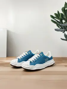 A must-have for trendy guys in 2026, the Mihara Yasuhiro-style street skate shoes, shell-toe thick-soled height-increasing canvas shoes, will enhance your looks throughout the four seasons