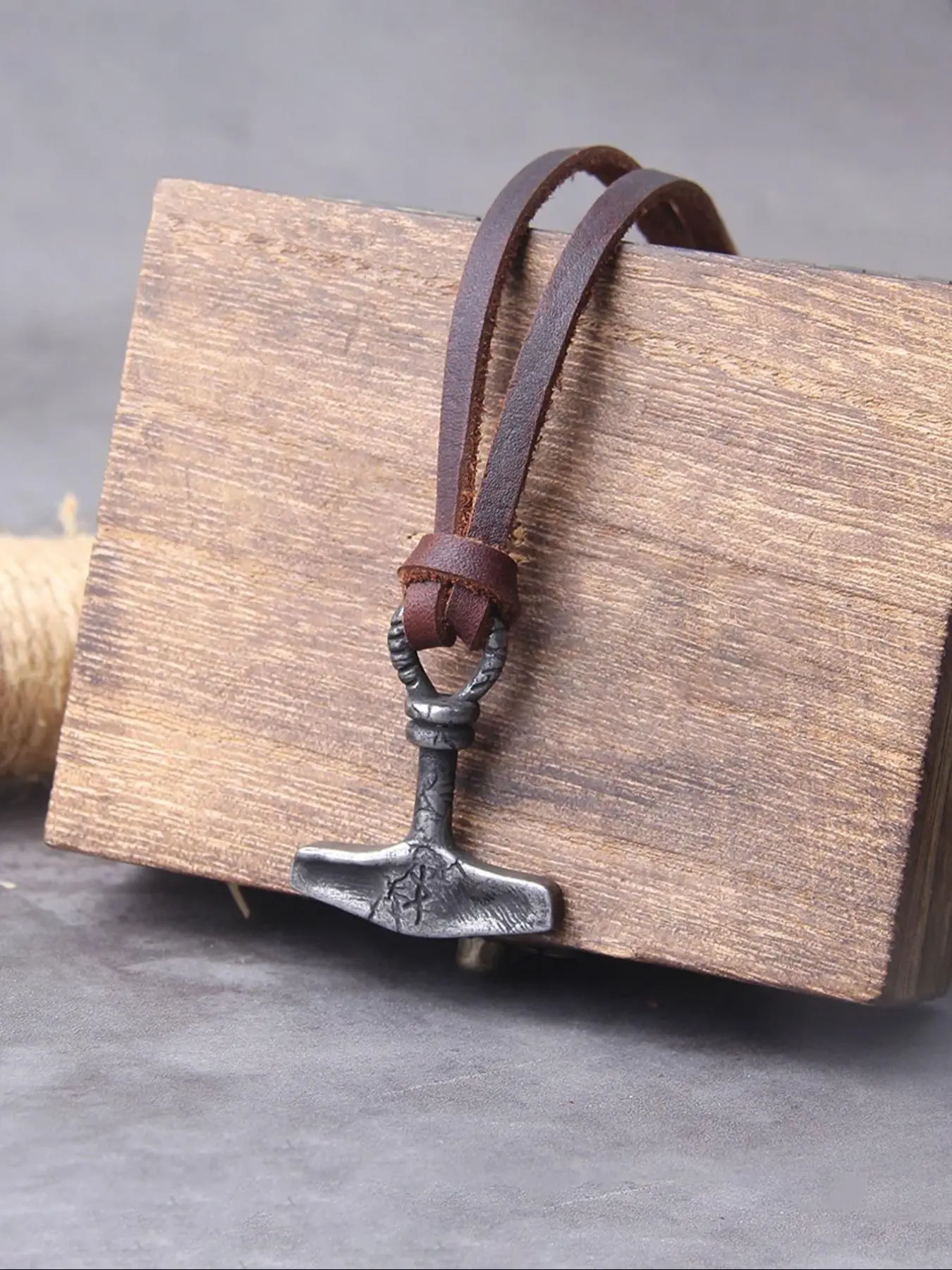 Viking Style Vintage Hammer Pendant Necklace, Men's Scandinavian Norse Jewelry, Nordic Fashion Accessory, Party Gift, Valentine's Day Present