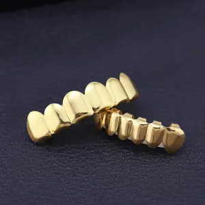 Fashion Bling Tooth Grillz Gold Plated Top Bottom Teeth Caps Trendy Mouth Decor for Party Cosplay Men Women Glamorous Accessory