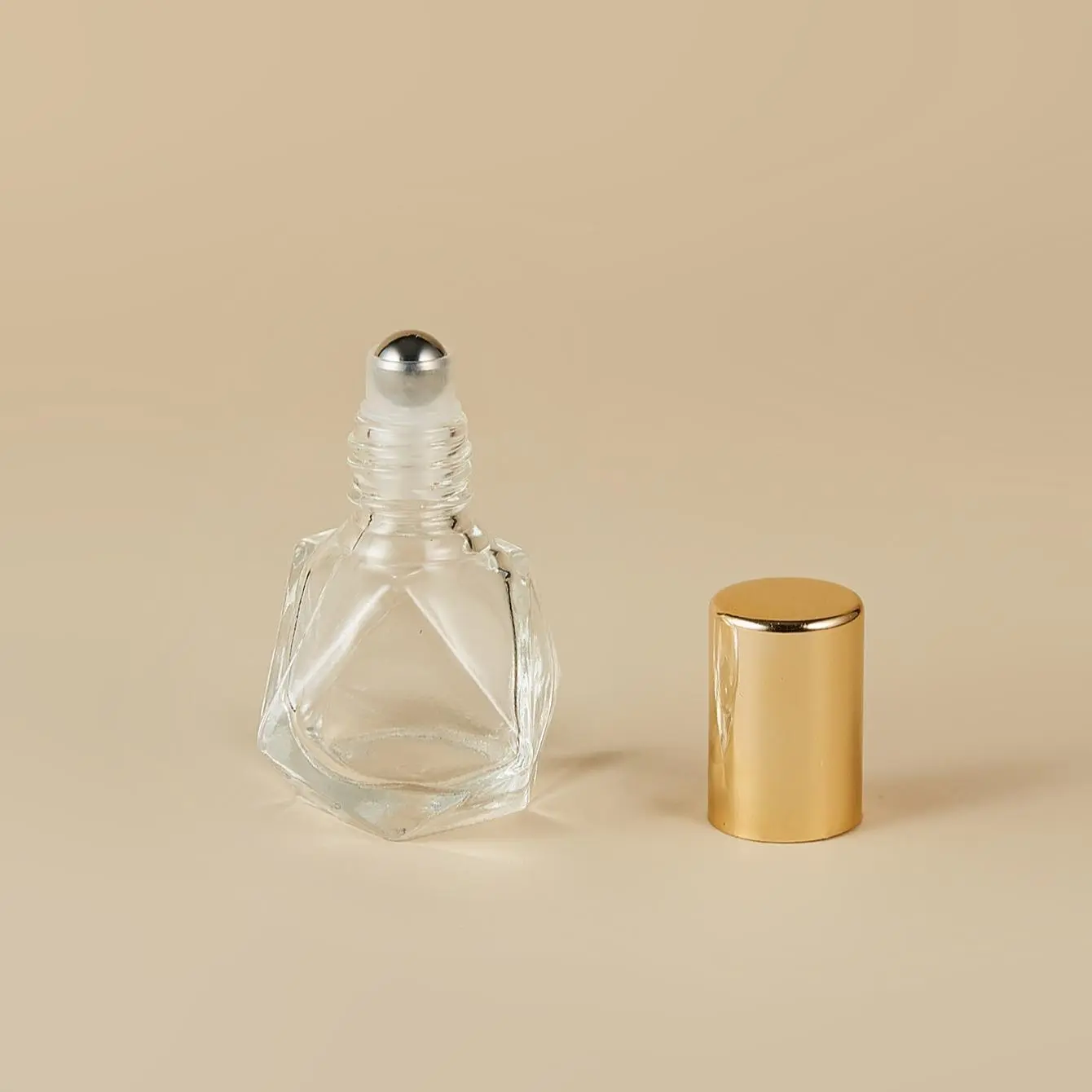 8ml Empty Compact Roller Bottle, Perfume & Essential Oil Dispenser, Cosmetic Makeup Tools For Men & Women