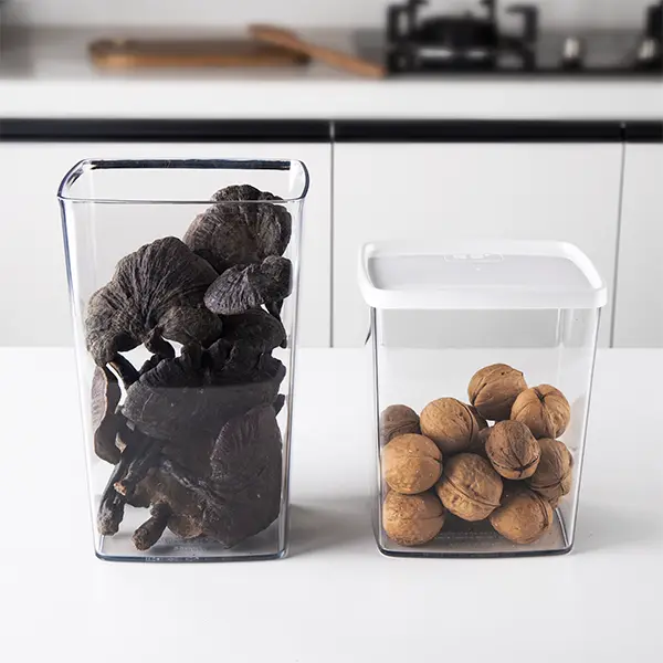 3pcs family set for three people, consisting of 500ml, 1700ml, and 2200ml PET food storage containers.