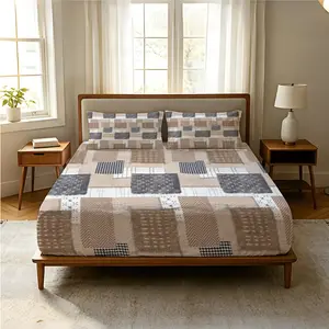 3-Piece Brown and White Patchwork Vintage-Style Fitted Sheet Set, Featuring Modern Aart Quilting and Geometric Grid  Patterns, Perfect for Decorating Boys' and girls' Rooms. Soft and Gentle on the Skin.