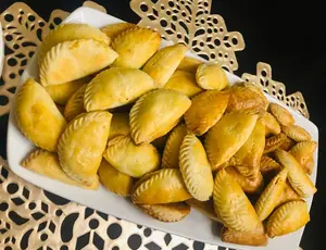 Versatile 2-in-1 Manual Dough Press for Homemade Dumplings and Empanadas