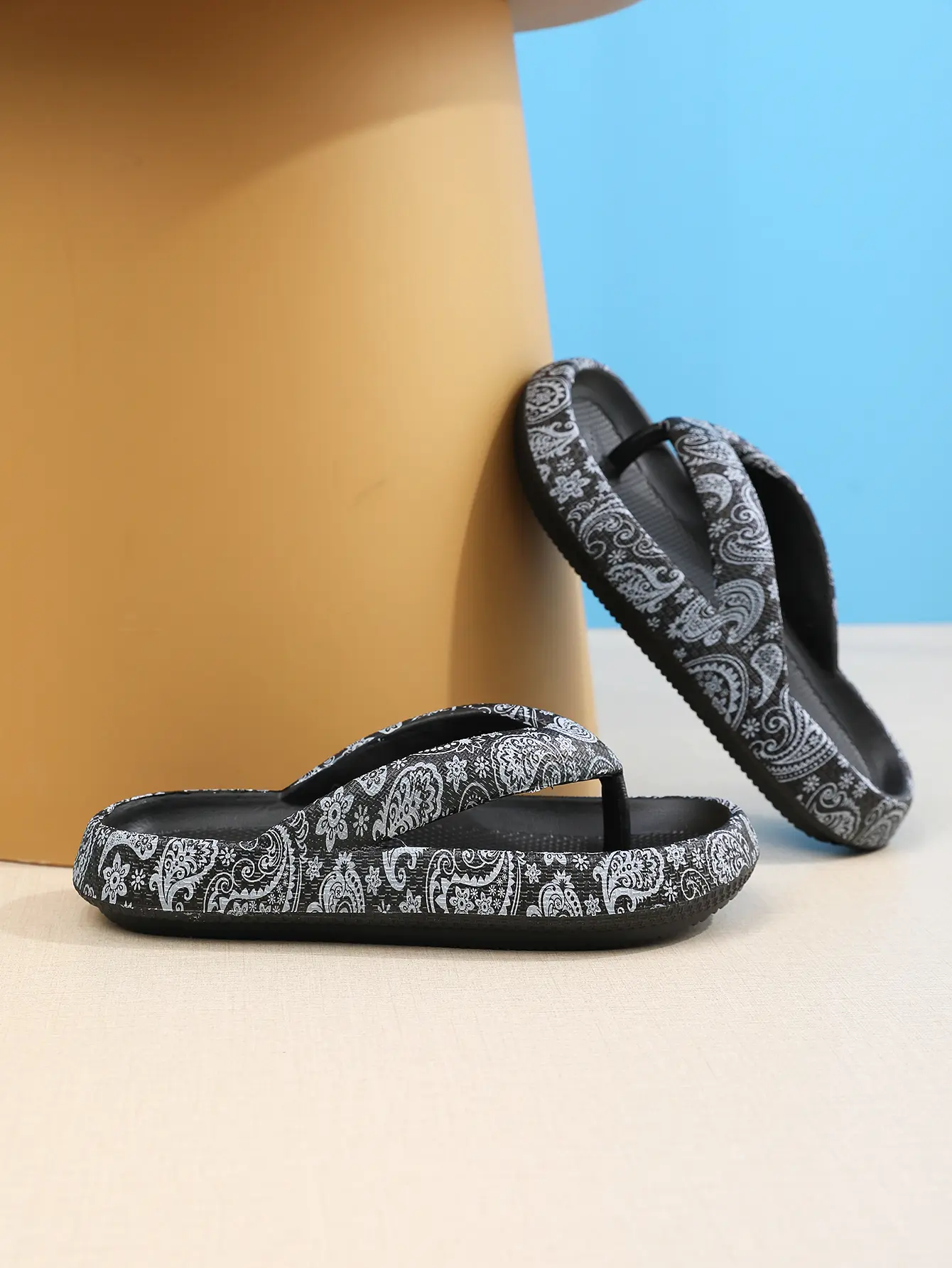 Women's Paisley Print Toe Thong Slipper Sandals - Thick EVA Anti-Slip Soles, Wide Toe Box, Drain Holes, Casual Beach Shoes for Vacation, Couple Outdoor Footwear