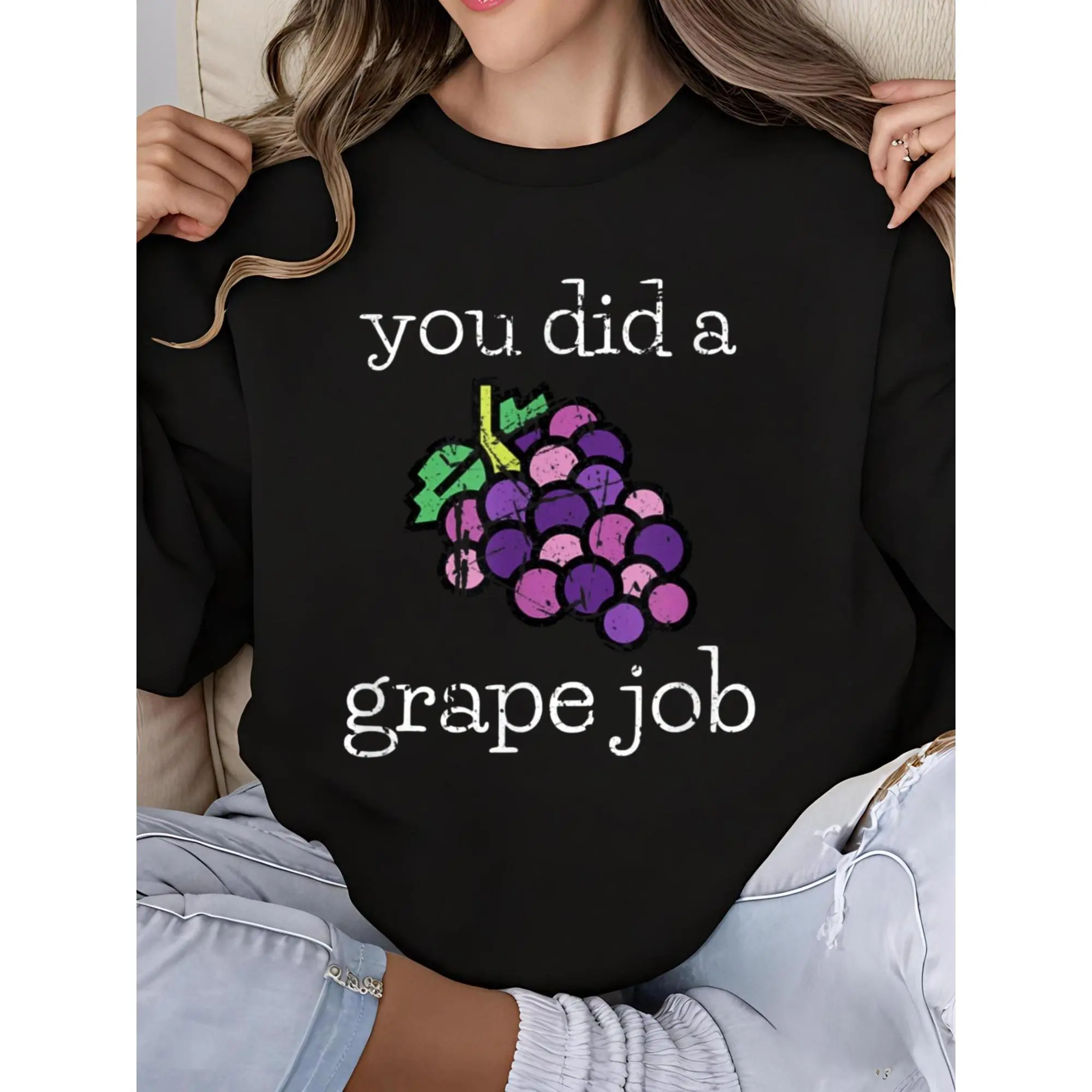 Women's Grape Design Crew Neck Long Sleeve Sweatshirt Cute Fruit Pun Graphic Casual Soft Comfy Loungewear Trendy Streetwear Outfit
