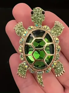 New Fashion Vintage Turtle Brooch Suitable for Suits Jackets Coats, High-End Versatile Daily Animal Pin Sea Turtle Accessory Jewelry