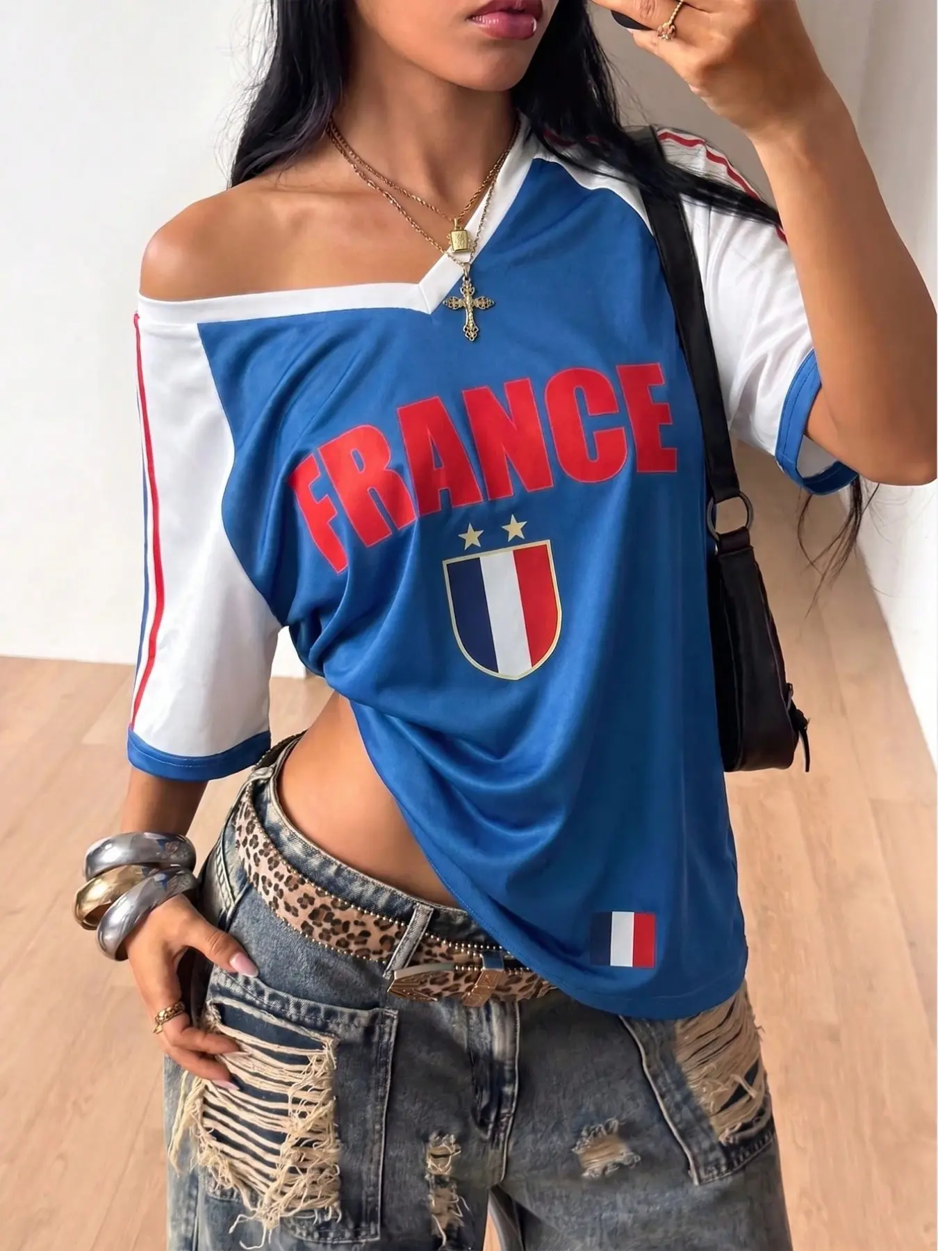Vintage French Team Theme Mesh Top, Blue Colorblock Loose Fit V Neck Y2K Style Sport T-Shirt, Breathable Workout Shirt, Casual Breathable Sportswear, All over Print Jersey, Activewear T Shirt