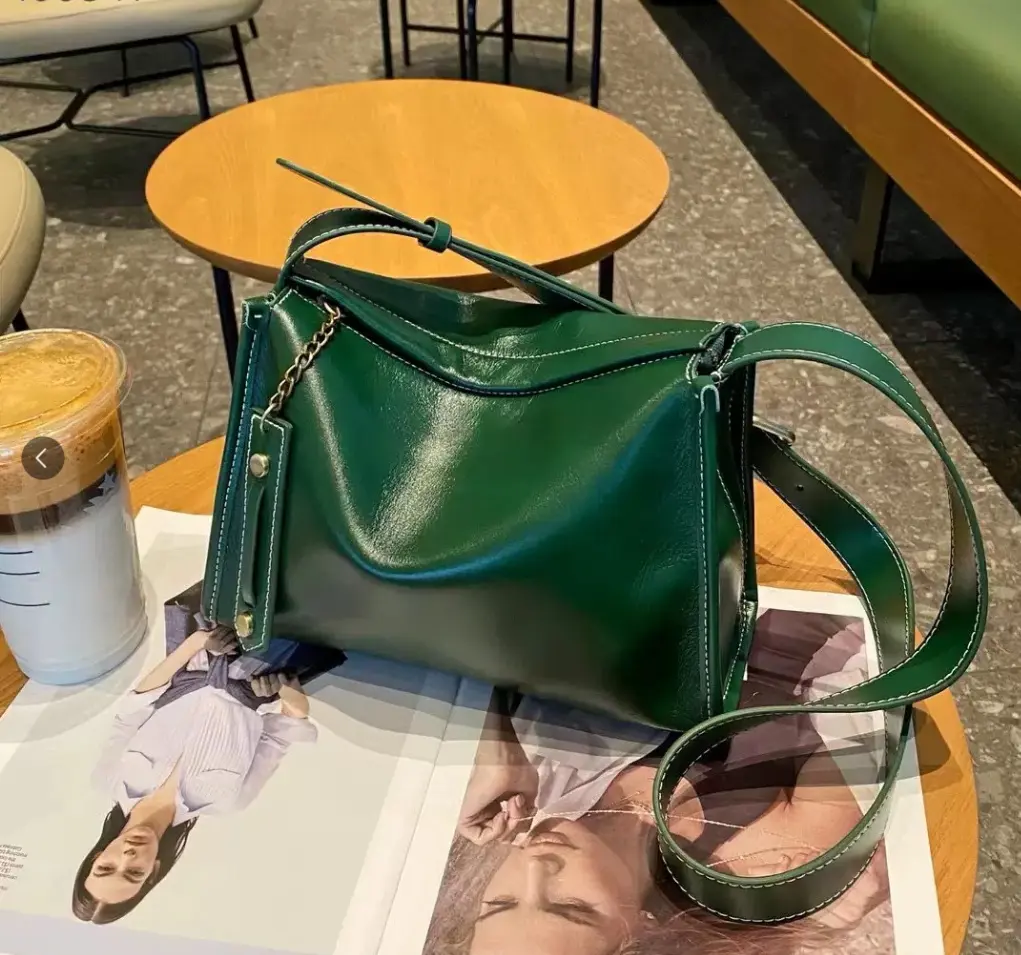 F25-【Genuine leather】Green Leather Handbag with Chain Strap and Adjustable Shoulder Strap for Women