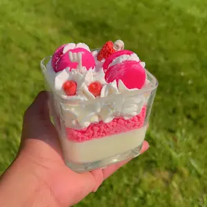 Berries and cream candle