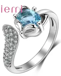 R292 – Lovely Sweet Fox Charms Ring!