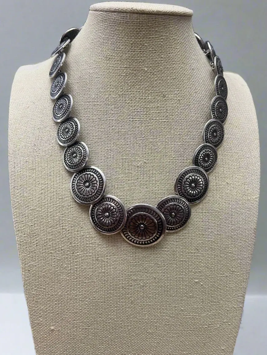 Western Overlapping Concho Necklace — 18 Inch Southwestern Statement