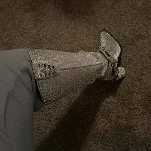 review image 0