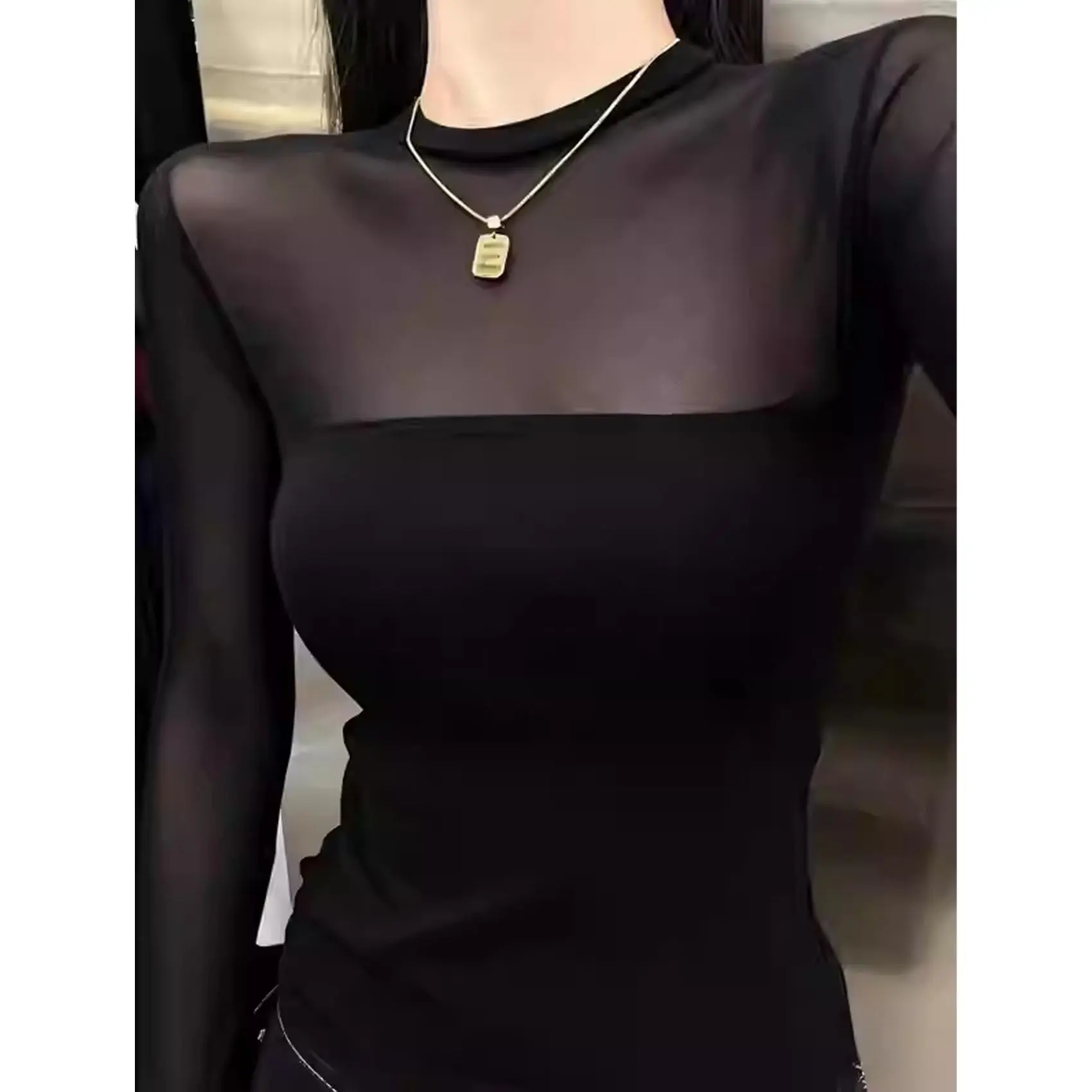 Round neck black
