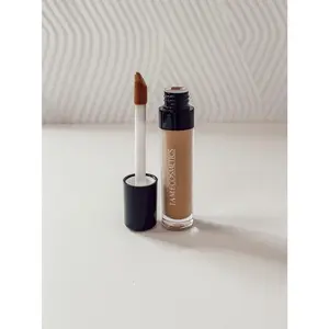 #44 Smooth Retouch Concealer